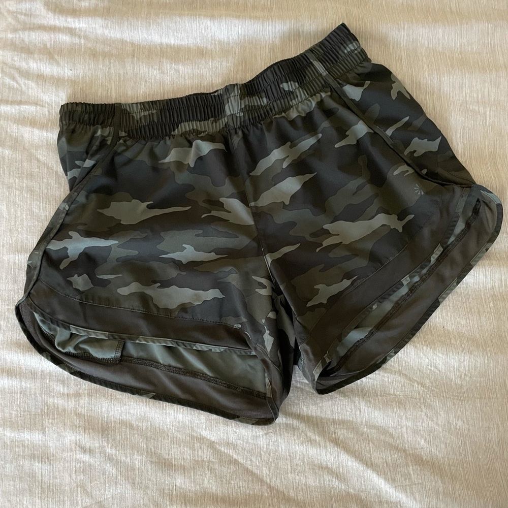 Athleta mesh racer run short 4”